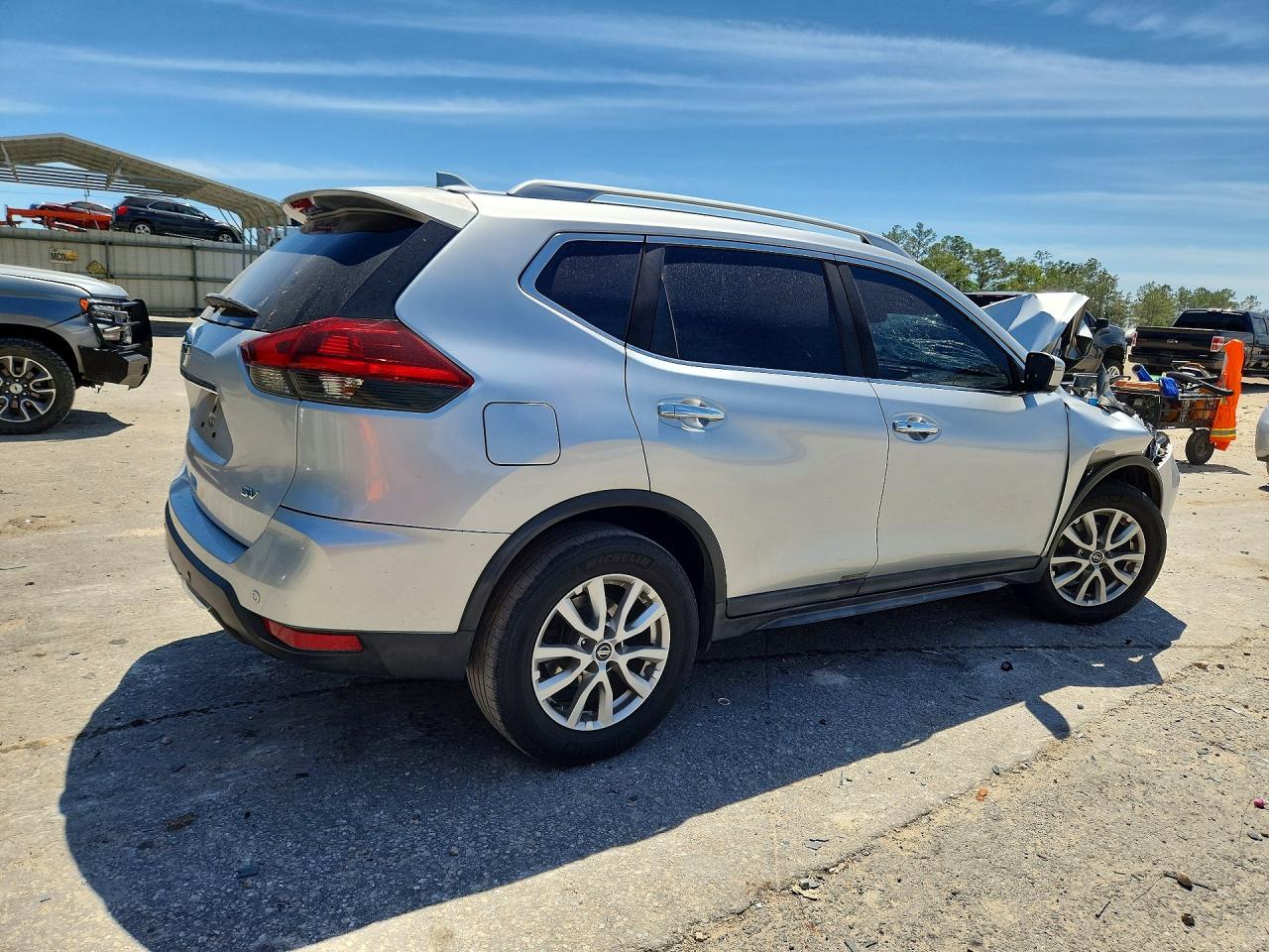 2019 NISSAN ROGUE SV photo 3