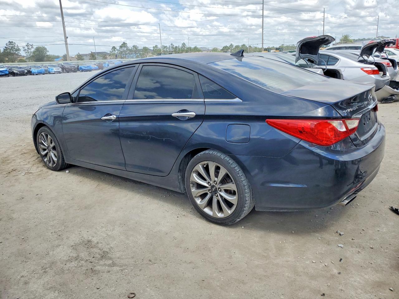 2011 HYUNDAI SONATA SE photo 4