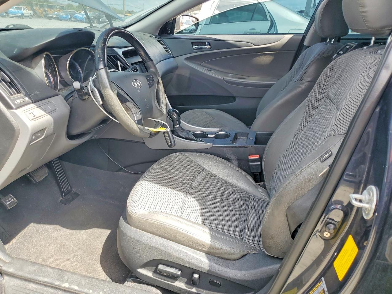 2011 HYUNDAI SONATA SE photo 19
