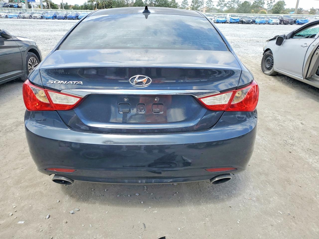 2011 HYUNDAI SONATA SE photo 16