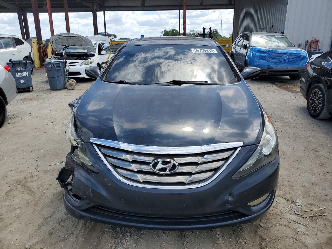 2011 HYUNDAI SONATA SE photo 13