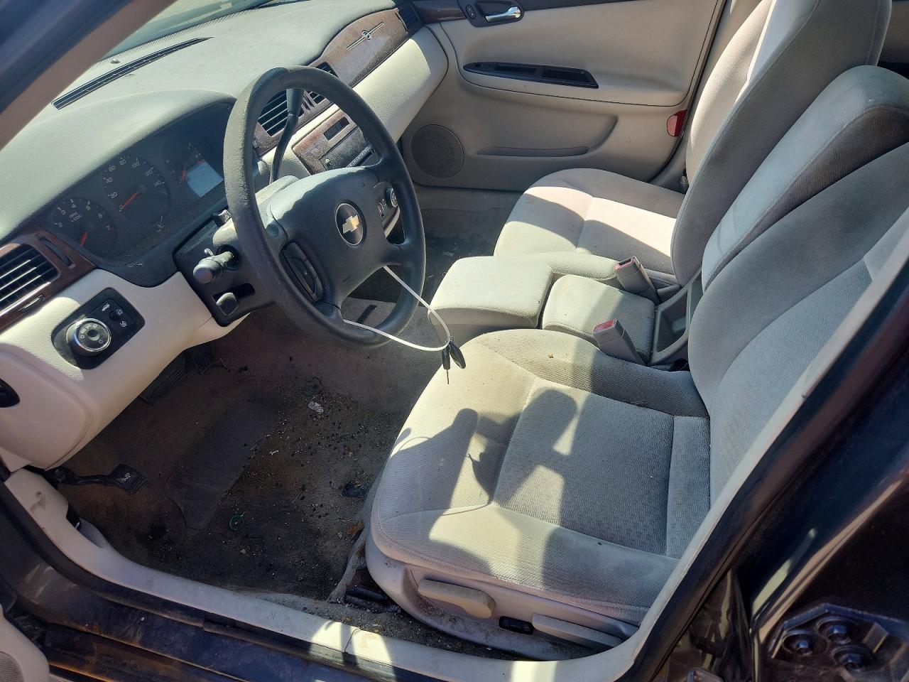2010 CHEVROLET IMPALA LS photo 13