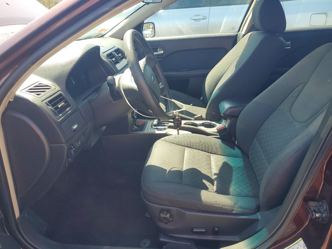 2012 FORD FUSION SE photo 19