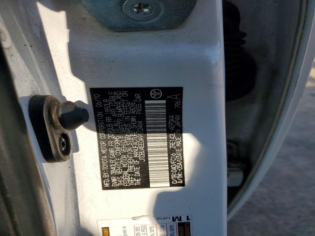 2010 TOYOTA COROLLA LE photo 23
