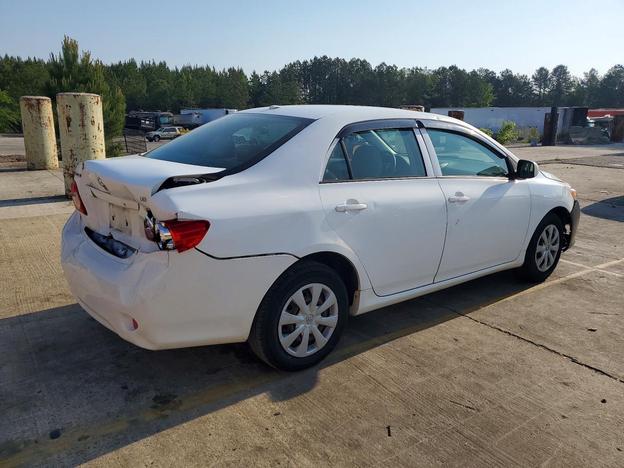 2010 TOYOTA COROLLA LE photo 5