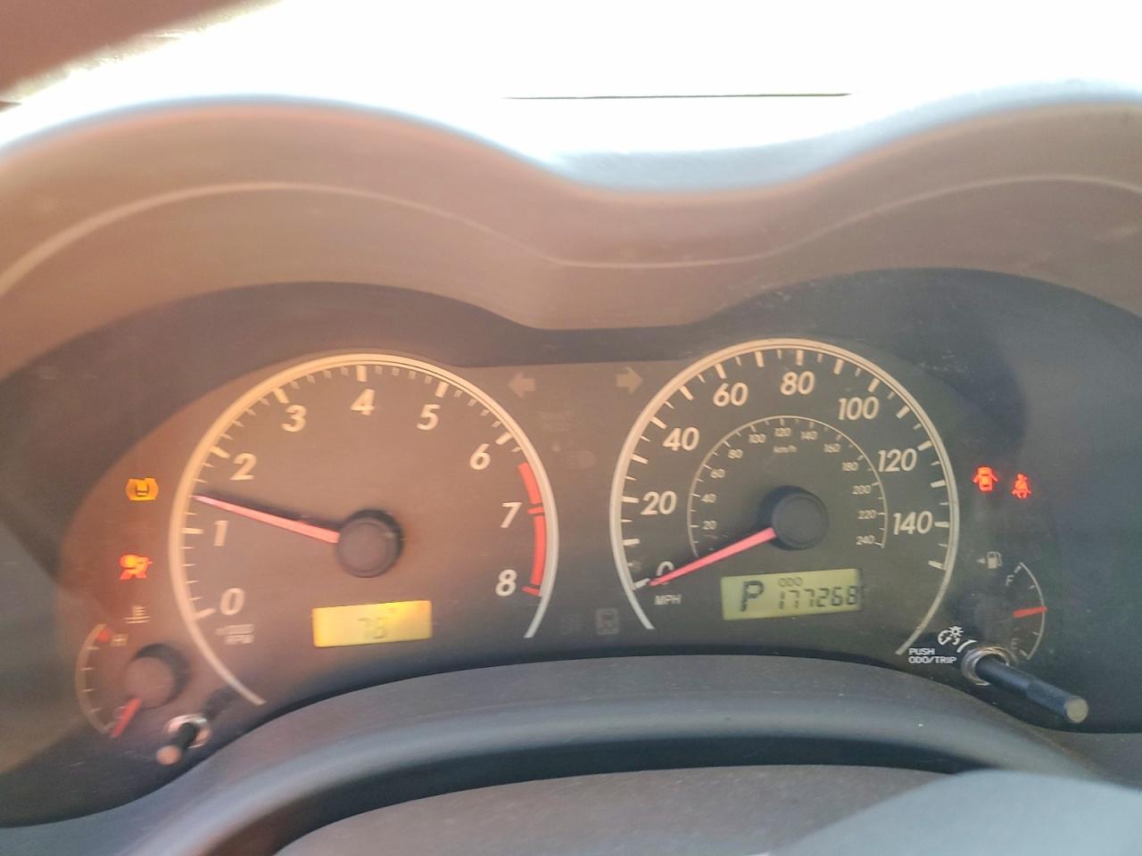 2010 TOYOTA COROLLA LE photo 17