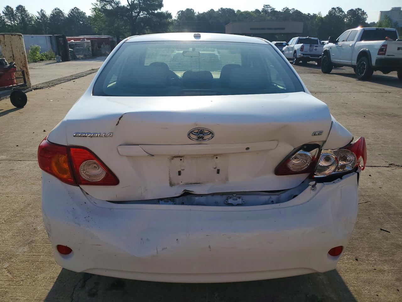 2010 TOYOTA COROLLA LE photo 11