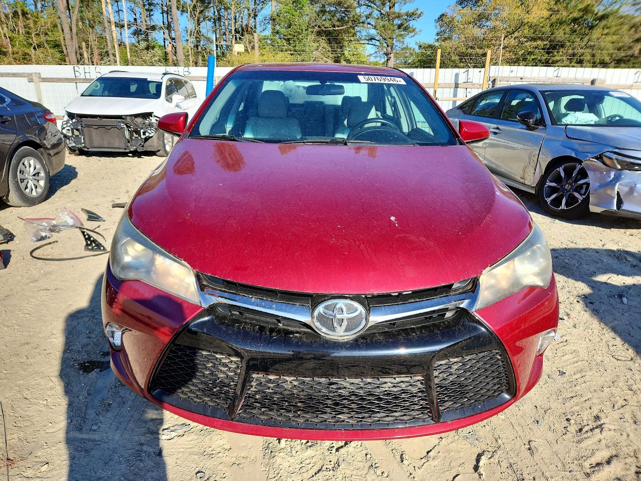 2015 TOYOTA CAMRY SE photo 9