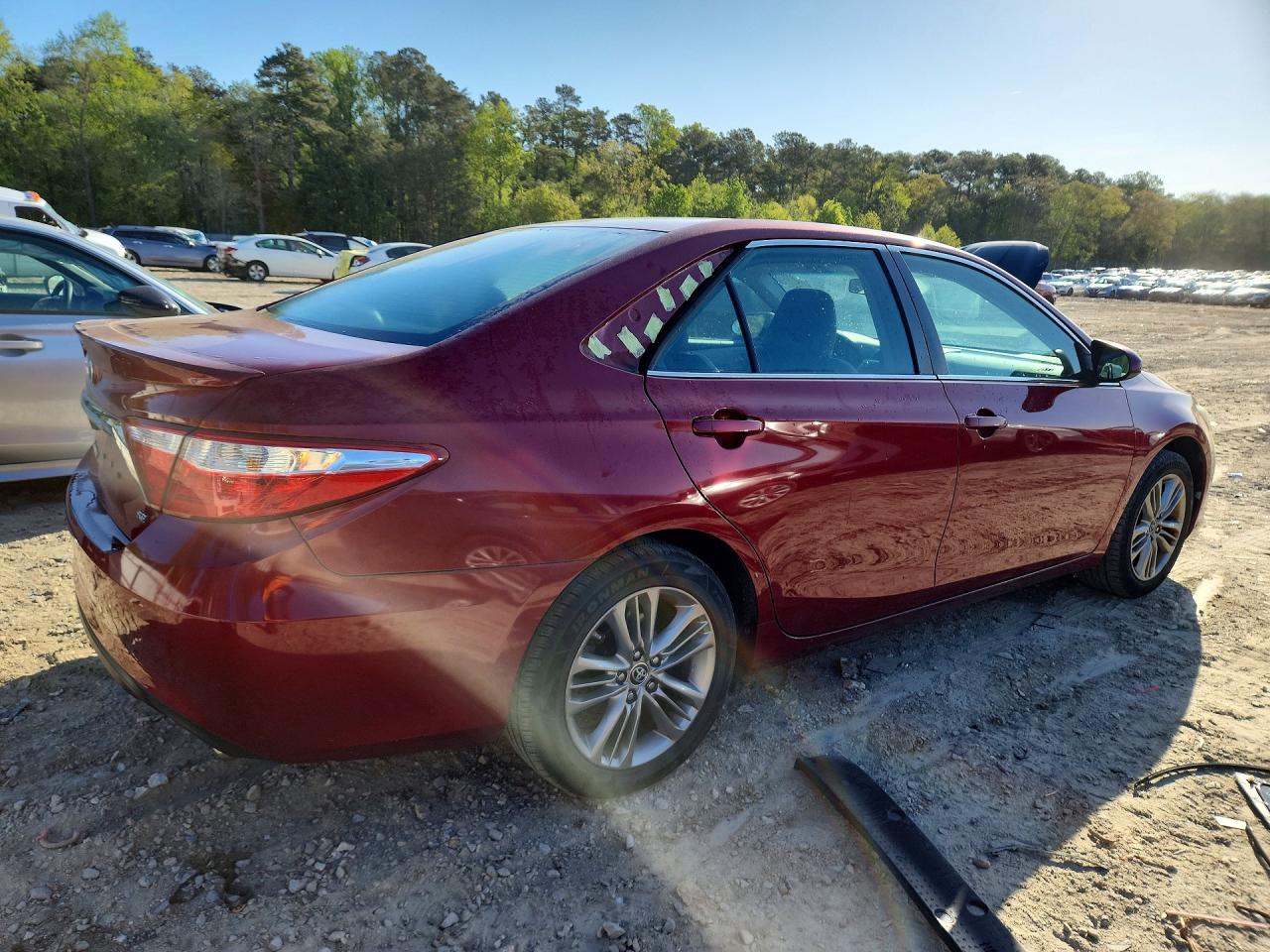 2015 TOYOTA CAMRY SE photo 5