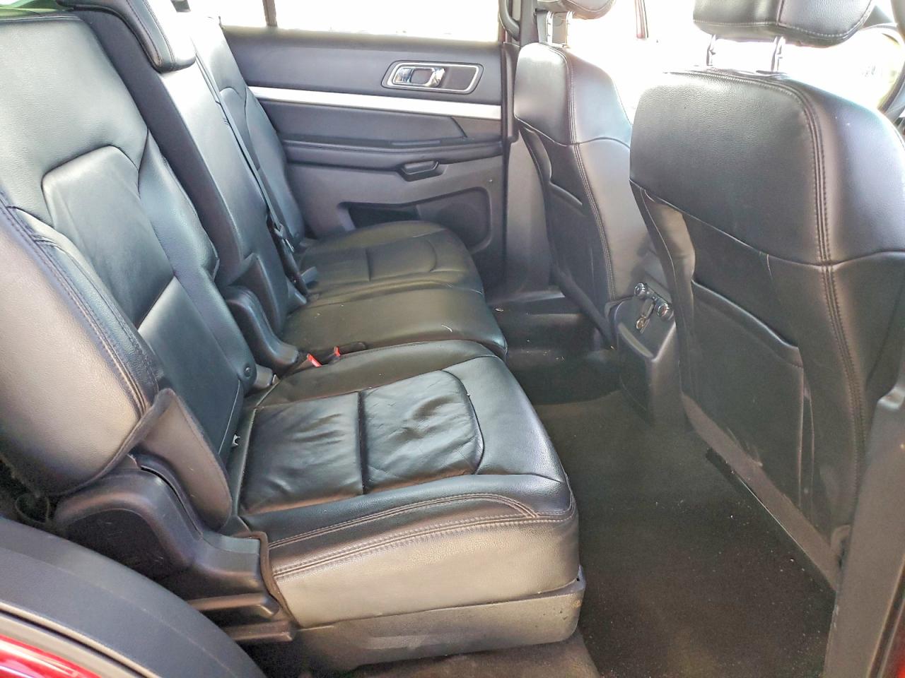 2016 FORD EXPLORER XLT photo 31