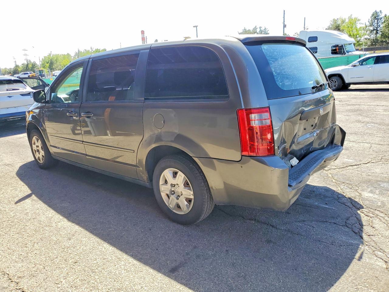 2010 DODGE GRAND CARAVAN SE photo 2