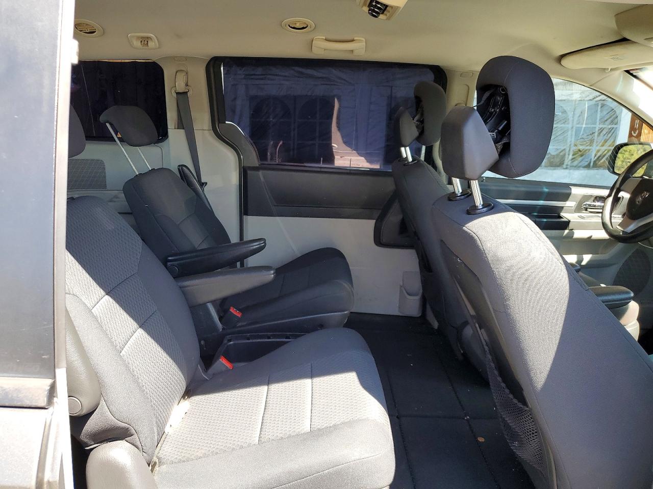 2010 DODGE GRAND CARAVAN SE photo 11