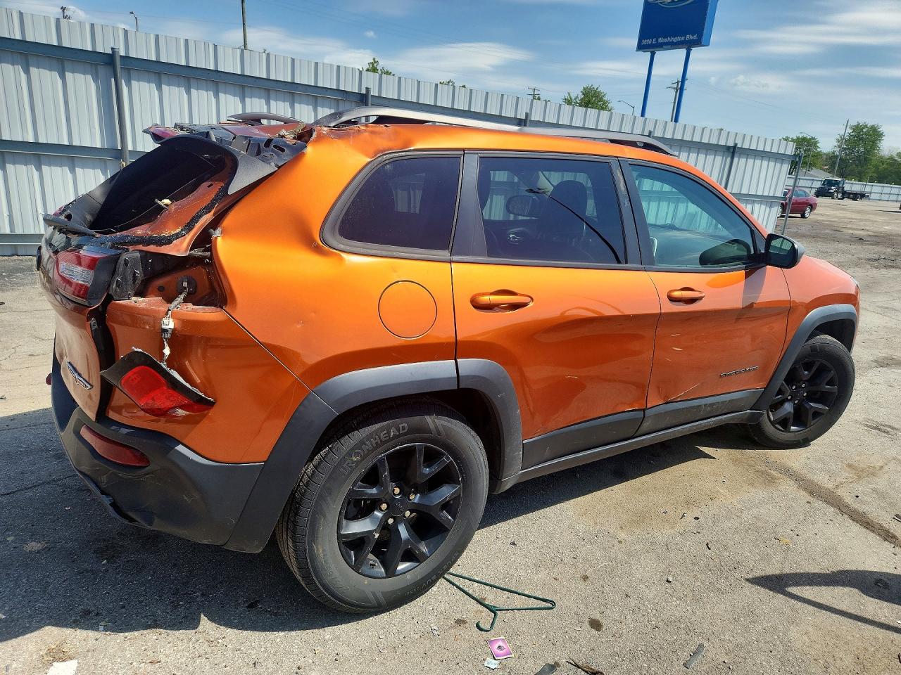 2015 JEEP CHEROKEE TRAILHAWK photo 5