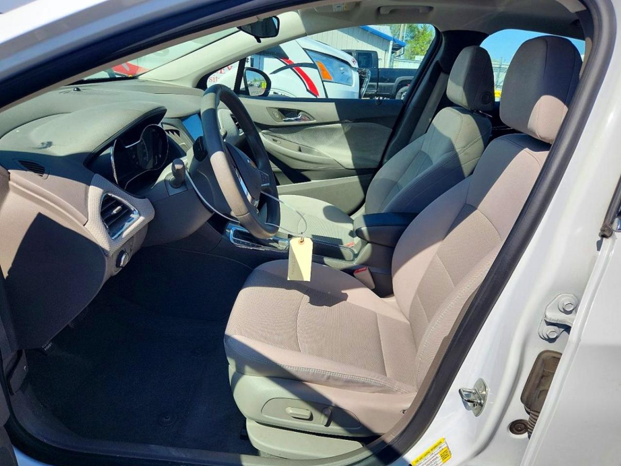 2017 CHEVROLET CRUZE LT photo 13