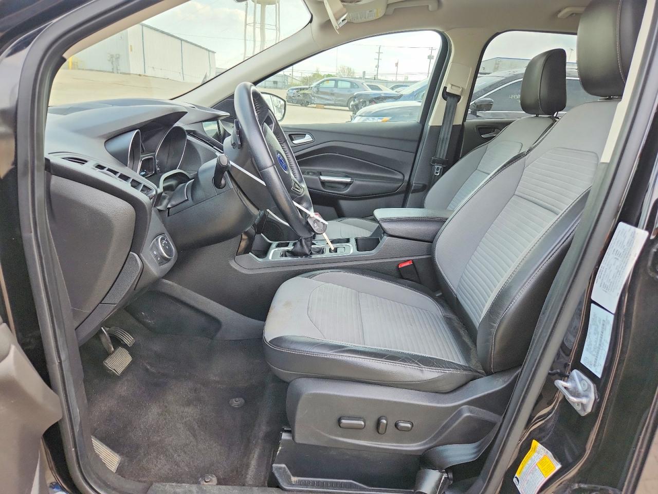 2018 FORD ESCAPE SE photo 13