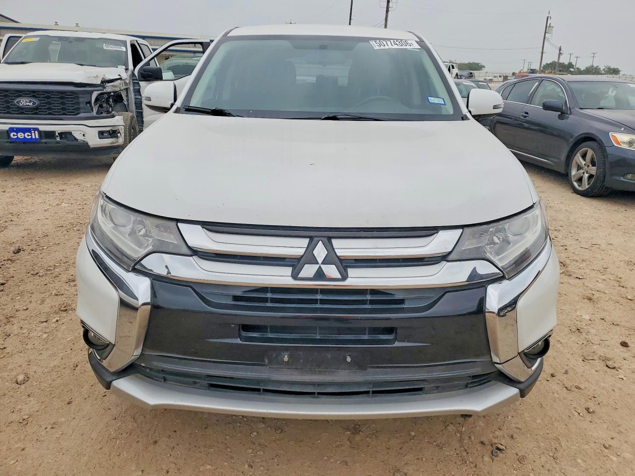 2016 MITSUBISHI OUTLANDER SE photo 9