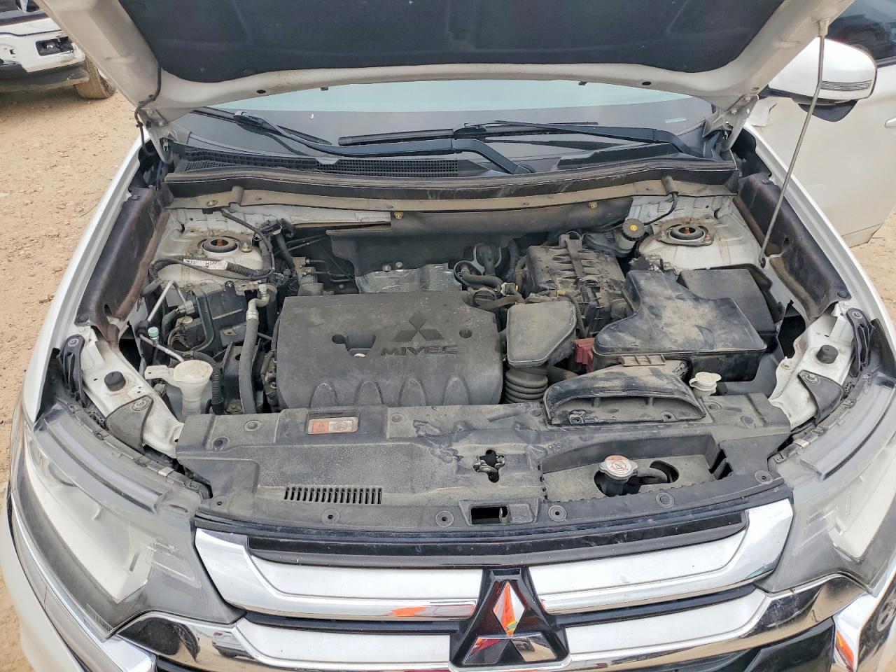 2016 MITSUBISHI OUTLANDER SE photo 23
