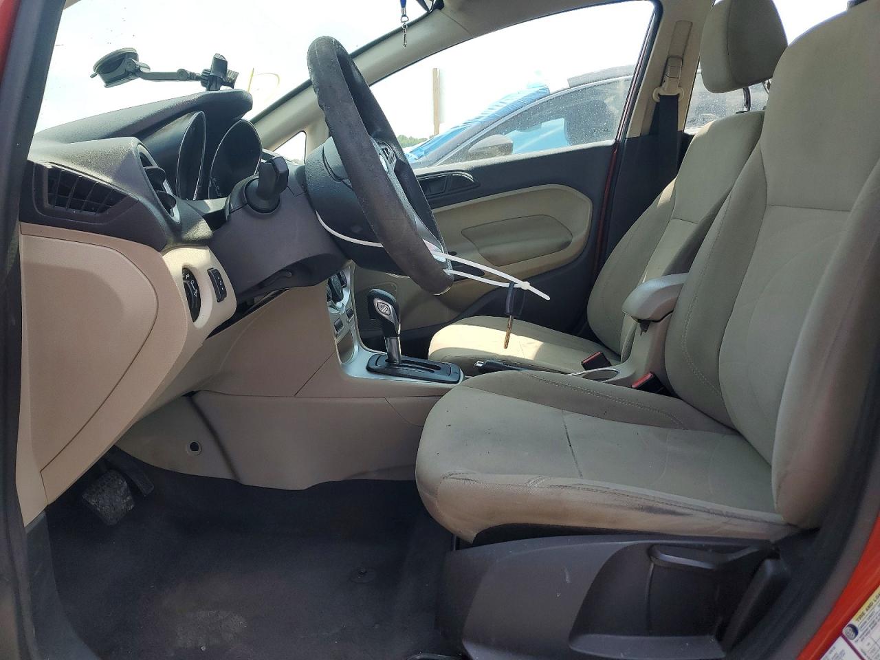 2019 FORD FIESTA SE photo 19