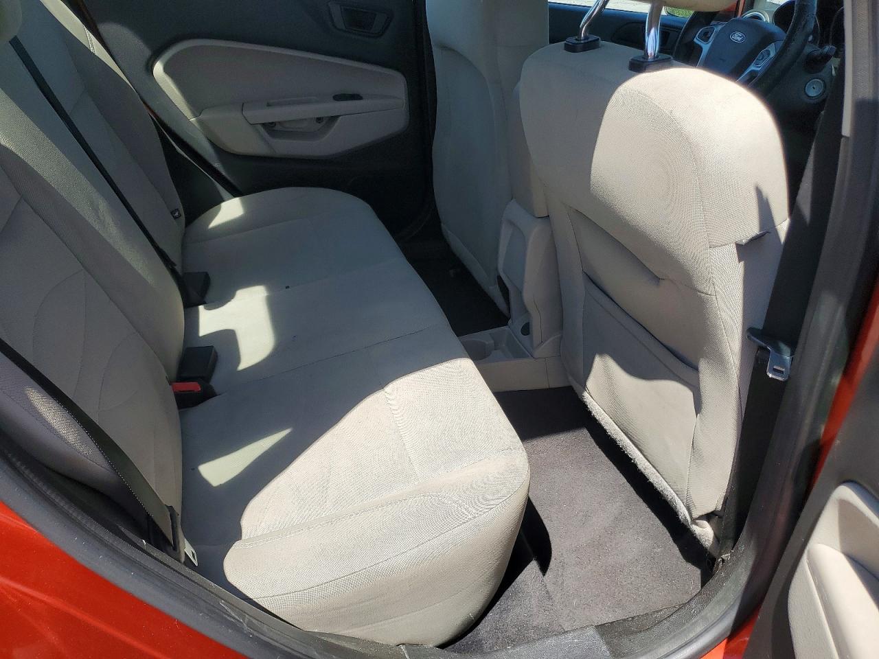 2019 FORD FIESTA SE photo 28