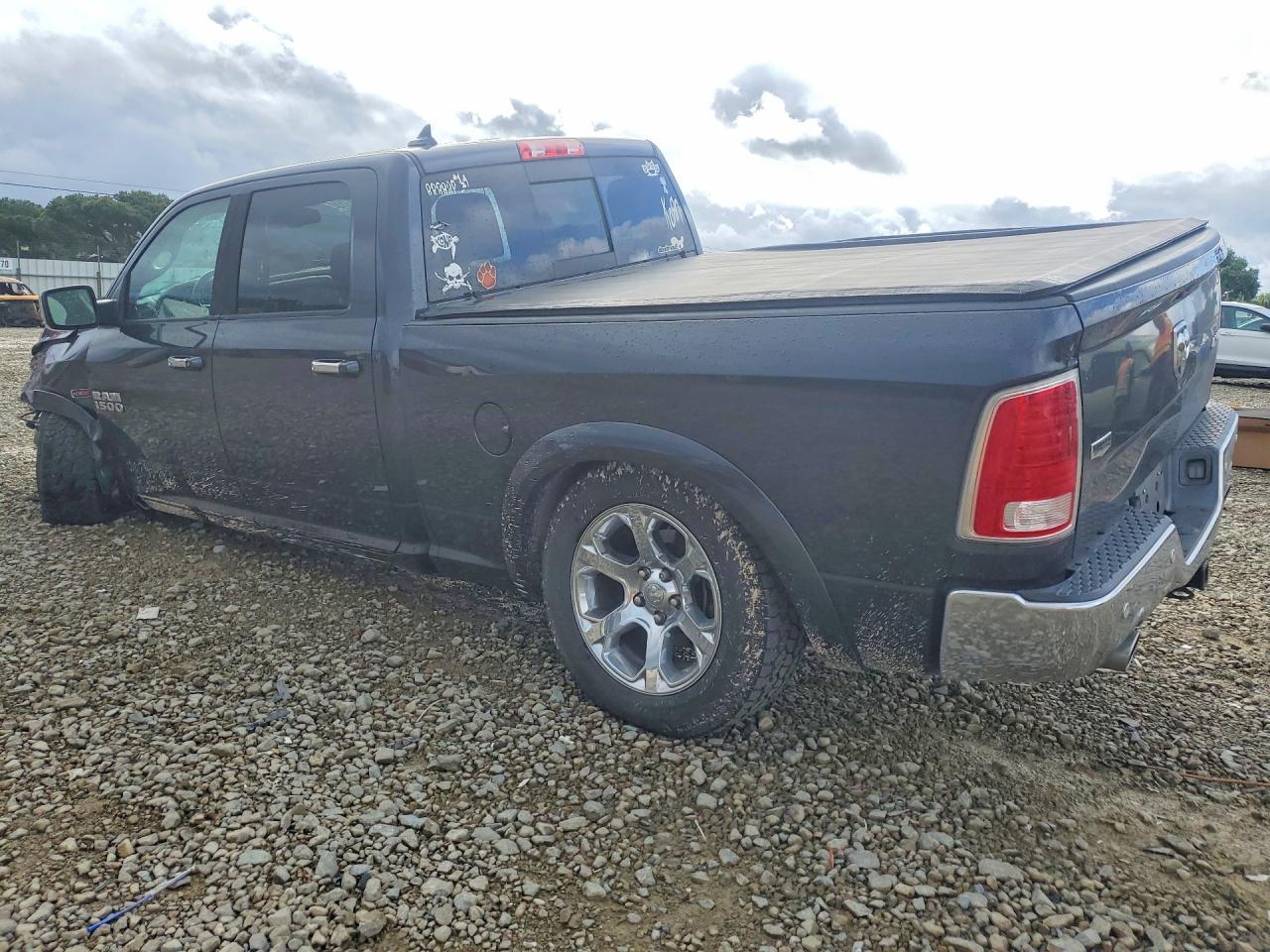 2016 RAM 1500 LARAMIE photo 3