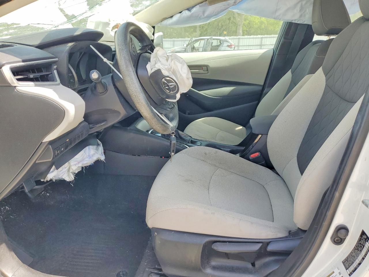 2022 TOYOTA COROLLA LE photo 13