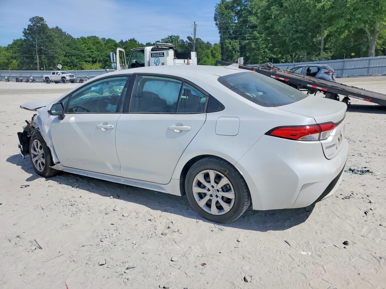 2022 TOYOTA COROLLA LE photo 3