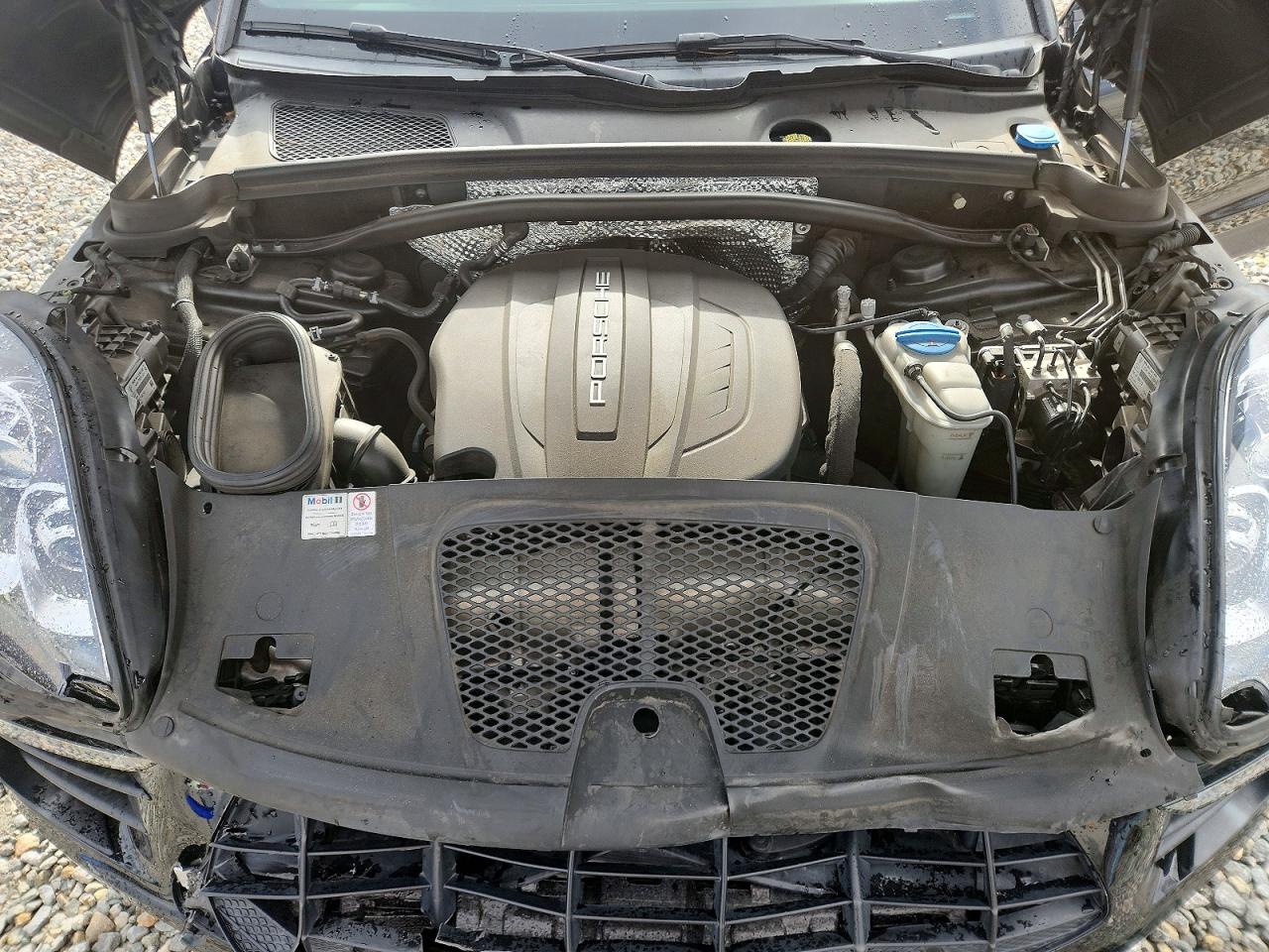 2018 PORSCHE MACAN photo 12