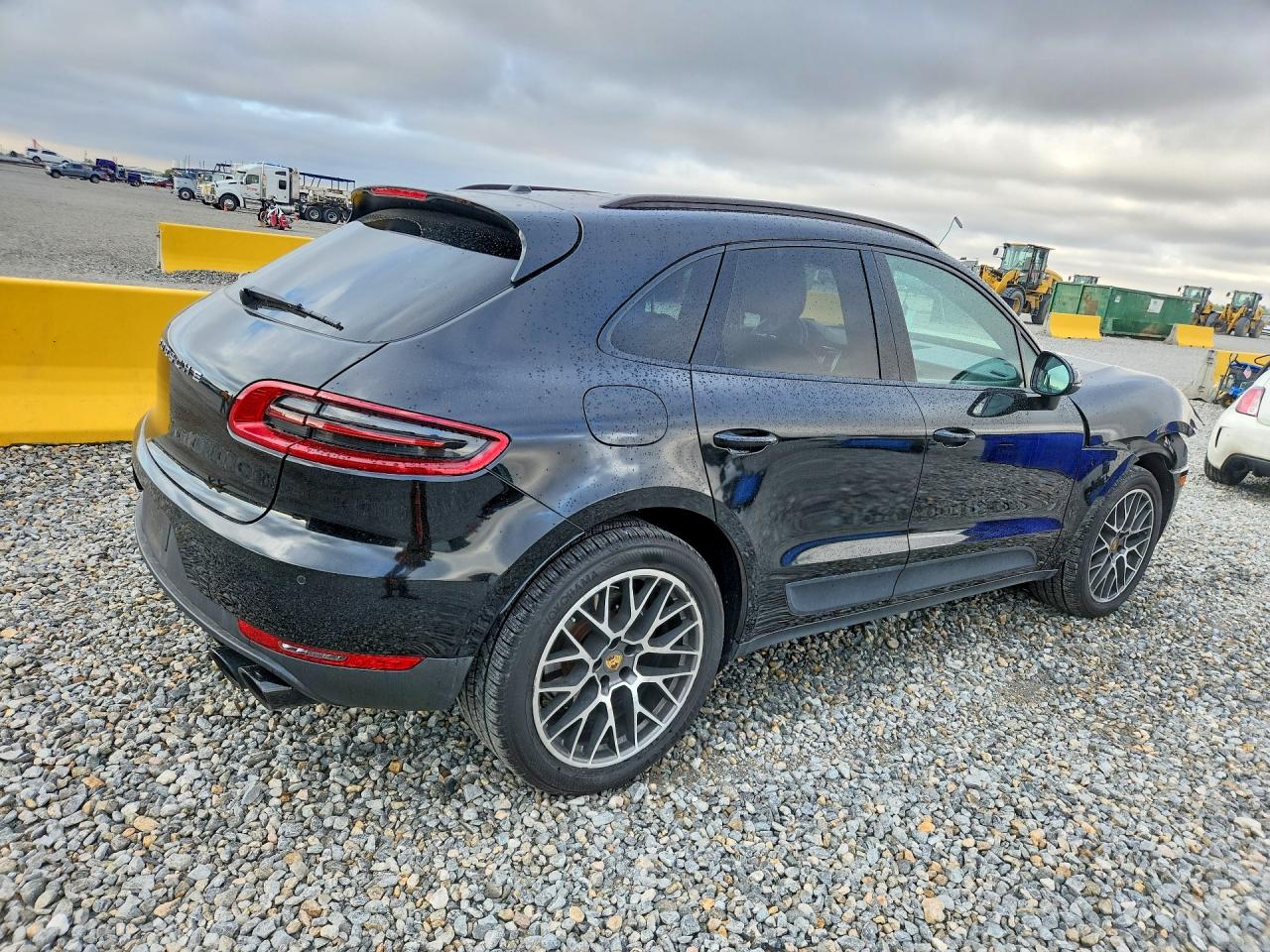 2018 PORSCHE MACAN photo 3