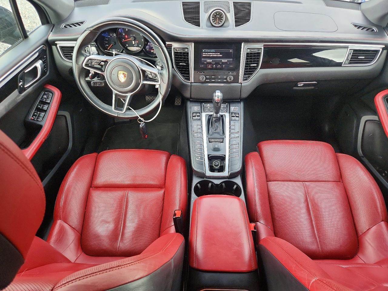 2018 PORSCHE MACAN photo 8