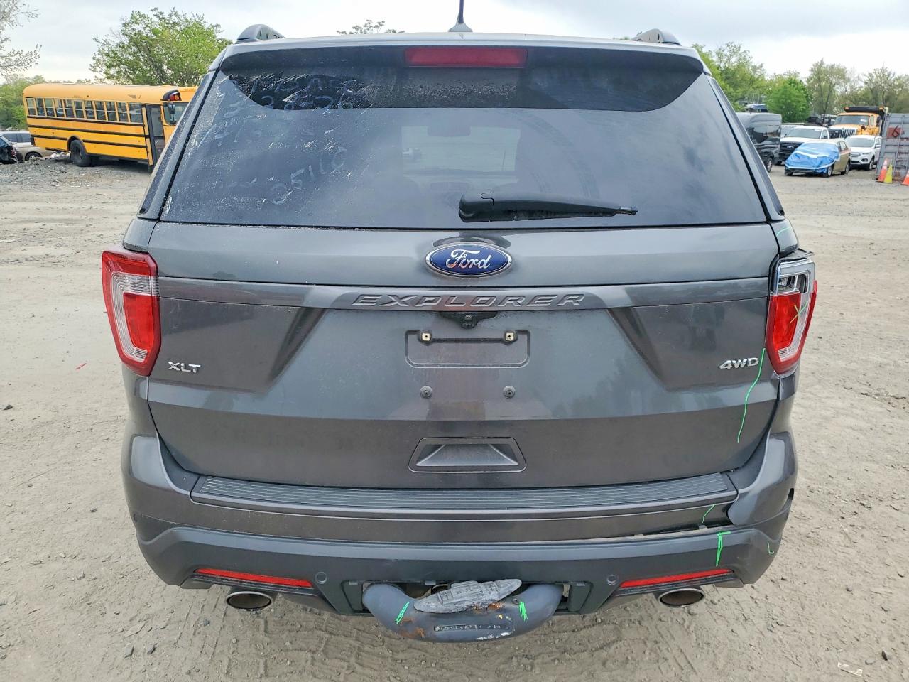 2019 FORD EXPLORER XLT photo 11