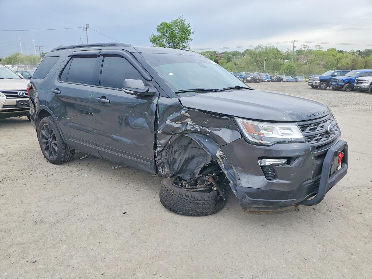 2019 FORD EXPLORER XLT photo 7
