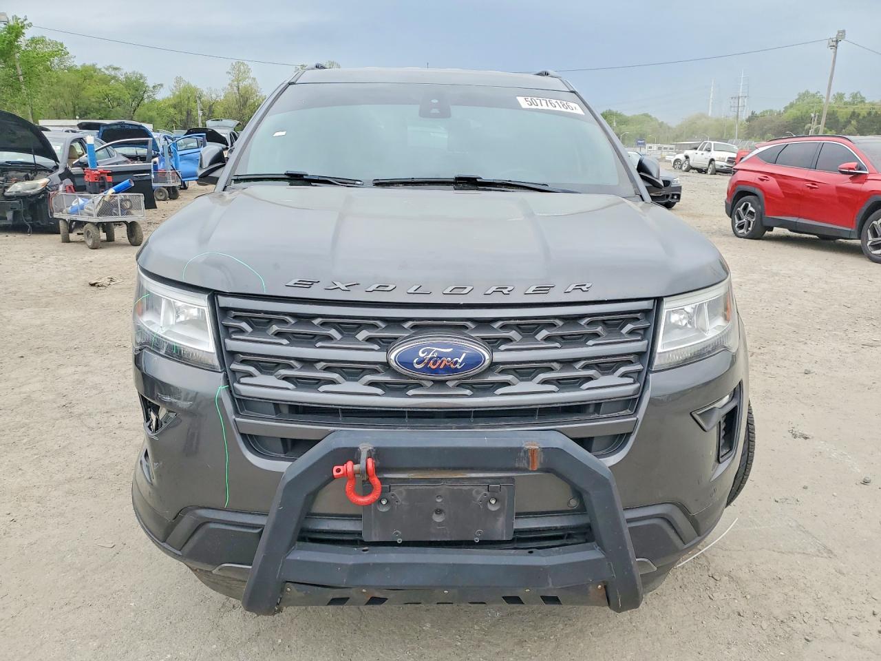 2019 FORD EXPLORER XLT photo 9