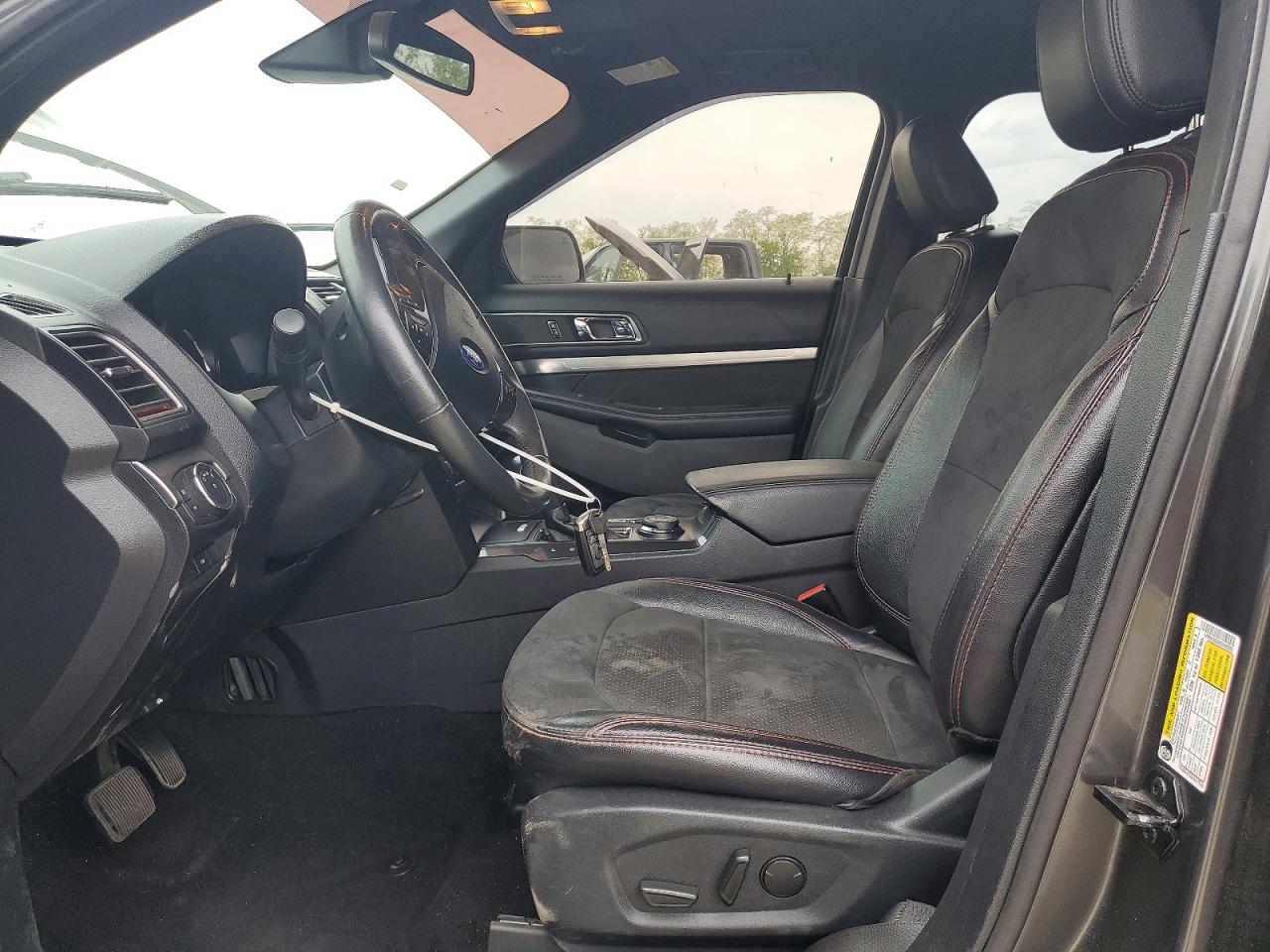 2019 FORD EXPLORER XLT photo 13