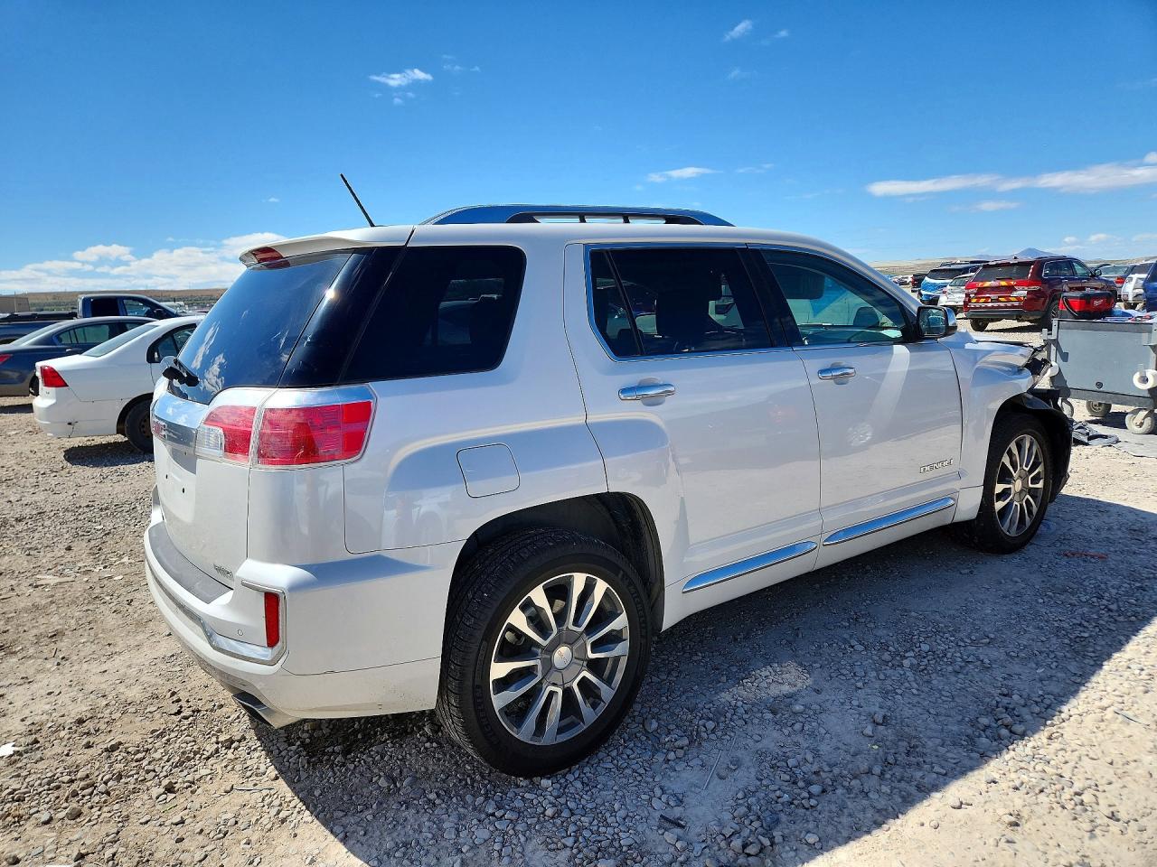 2017 GMC TERRAIN DENALI photo 5