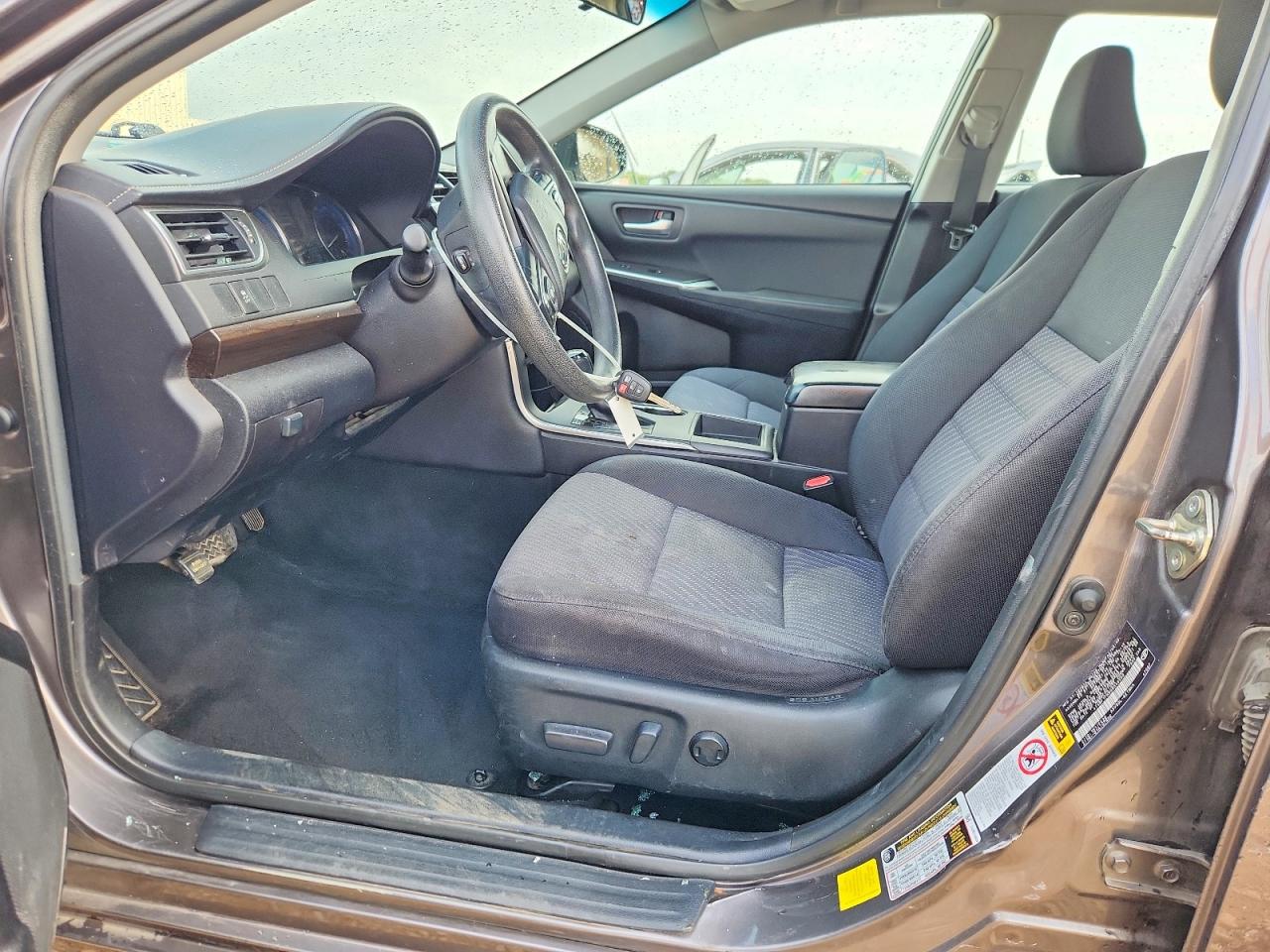2016 TOYOTA CAMRY LE photo 13