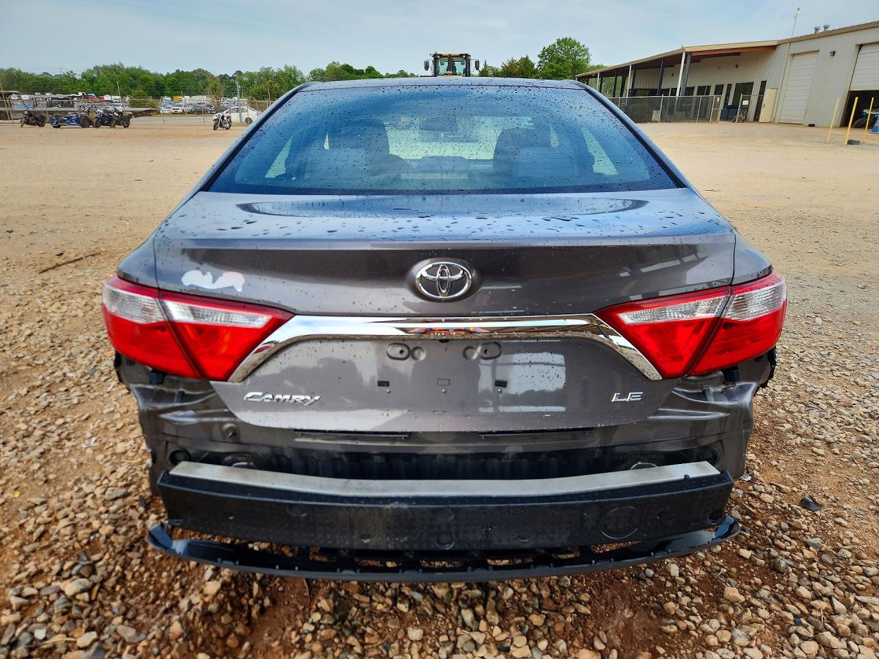 2016 TOYOTA CAMRY LE photo 11