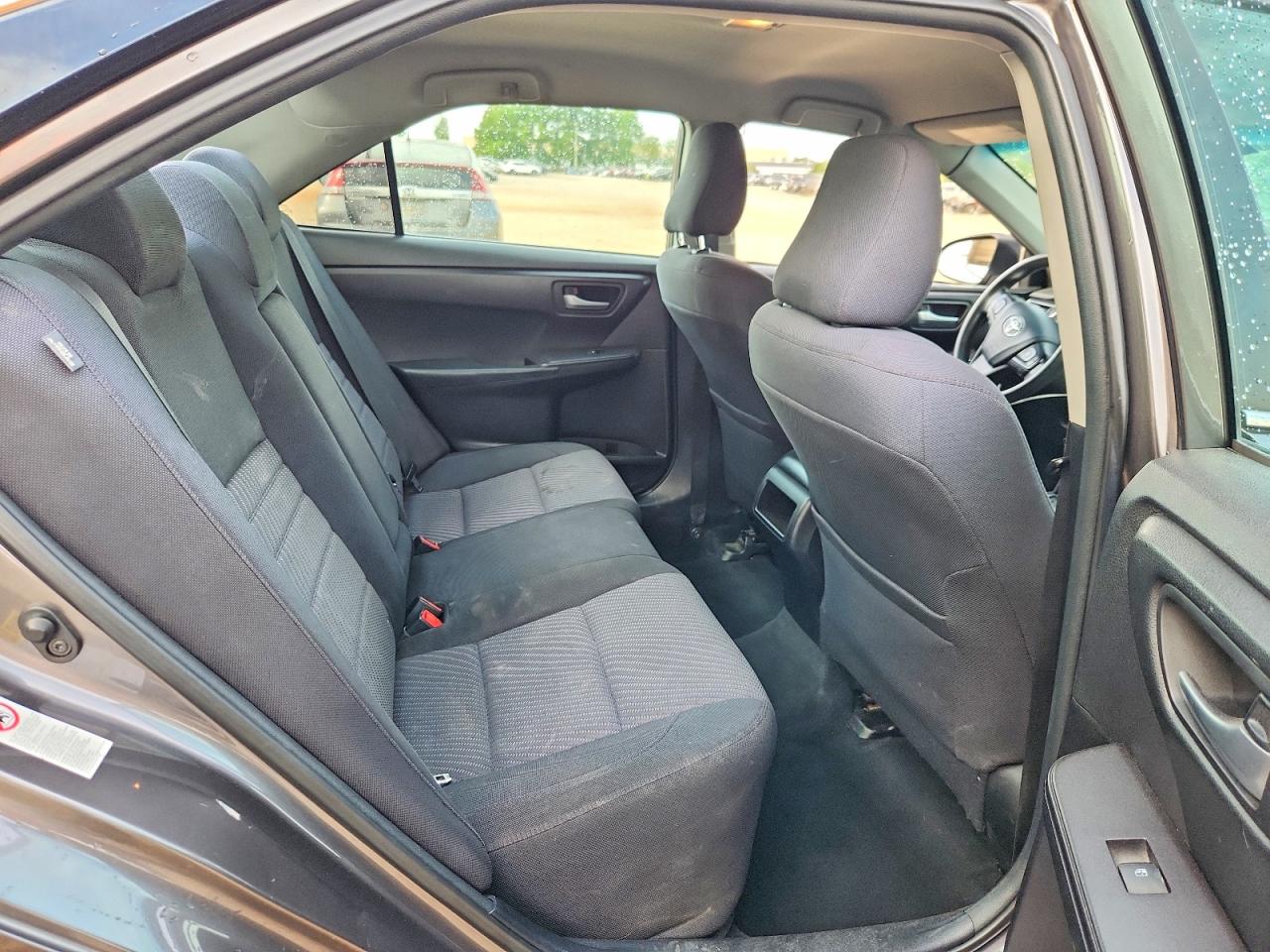2016 TOYOTA CAMRY LE photo 19