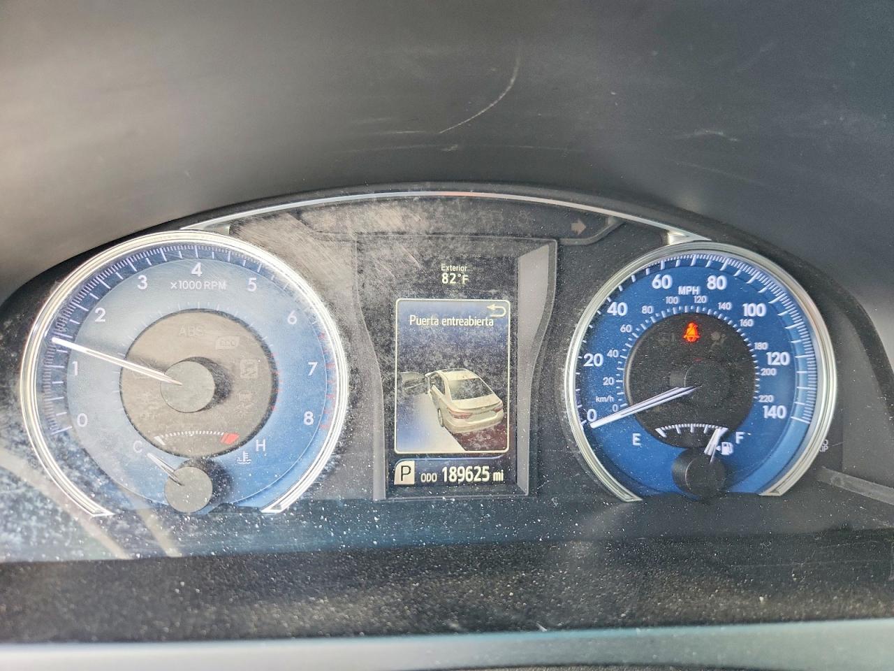 2016 TOYOTA CAMRY LE photo 17