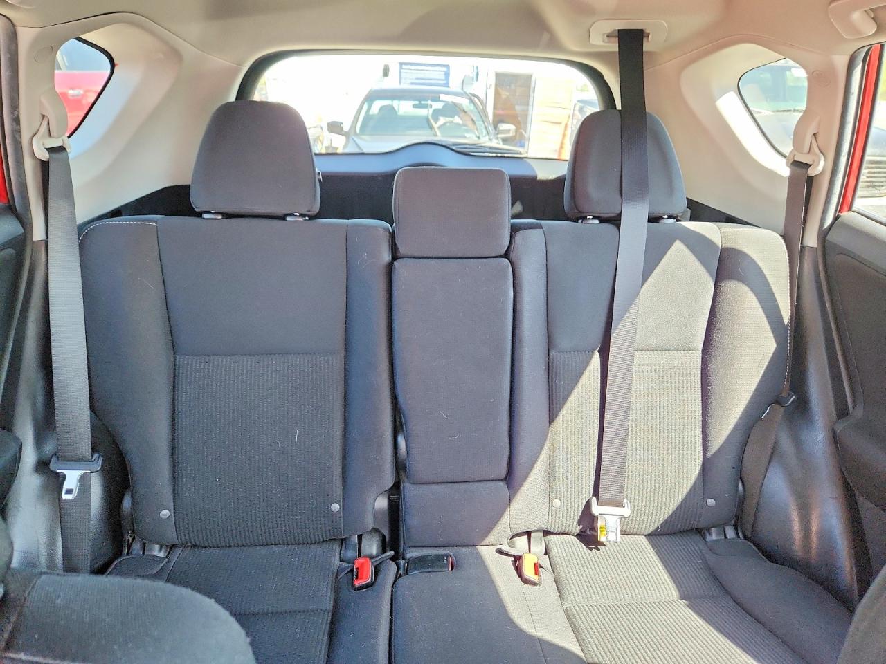 2015 TOYOTA RAV4 XLE photo 19