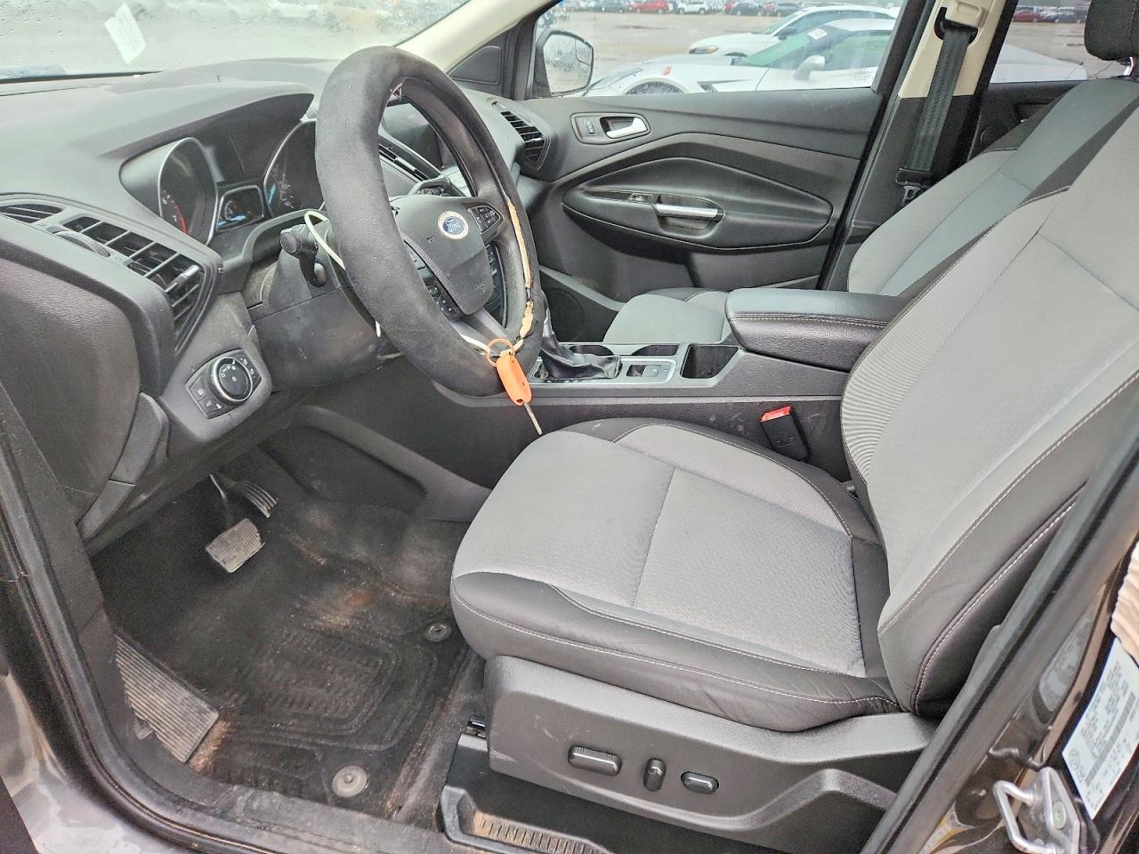 2017 FORD ESCAPE SE photo 13