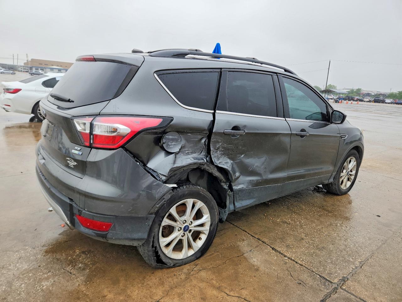 2017 FORD ESCAPE SE photo 5