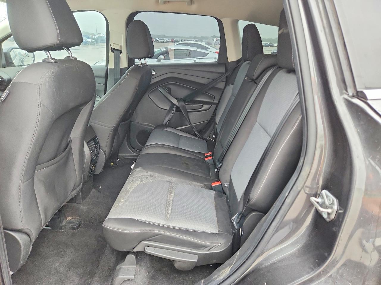 2017 FORD ESCAPE SE photo 21