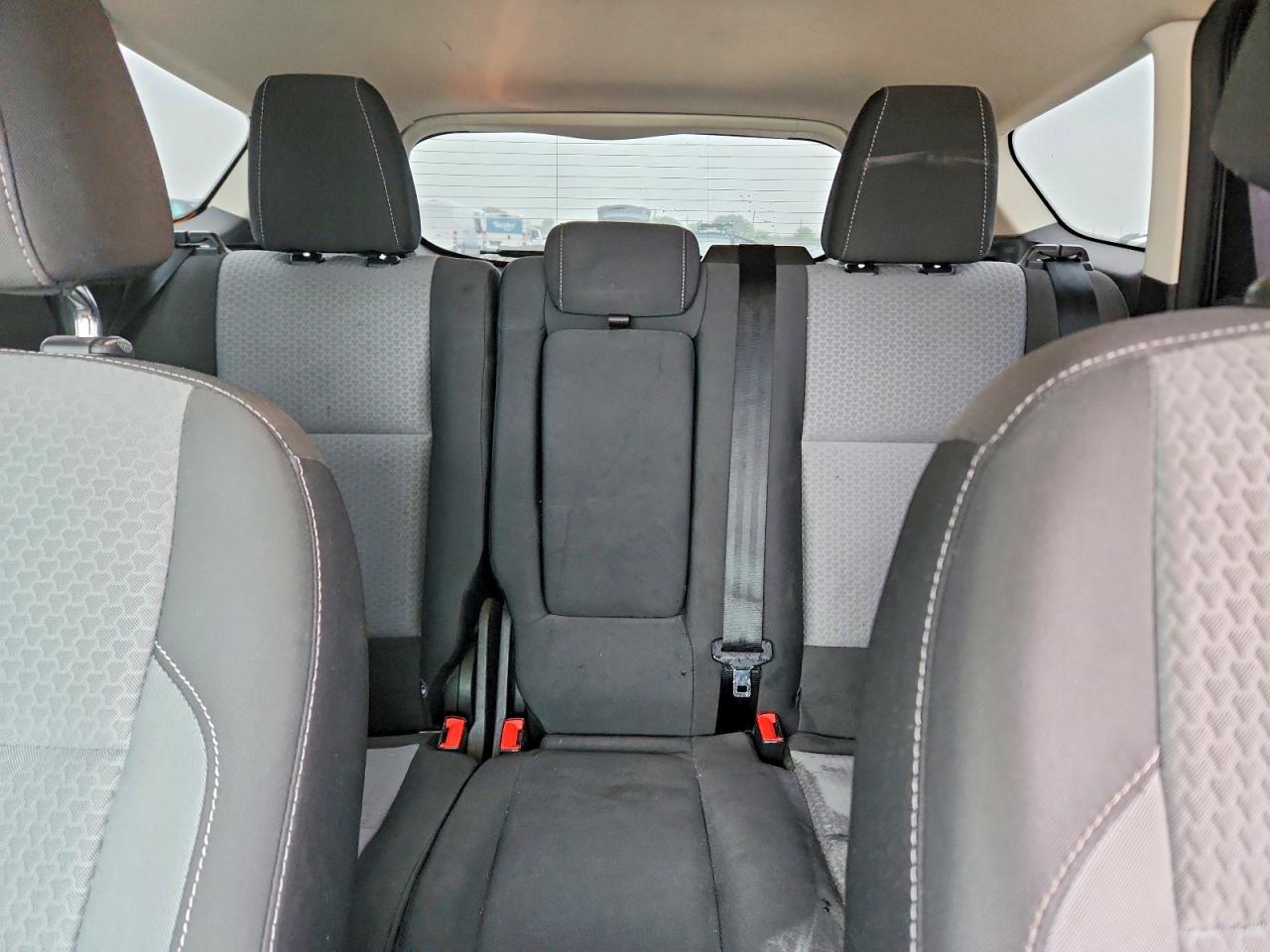 2017 FORD ESCAPE SE photo 19