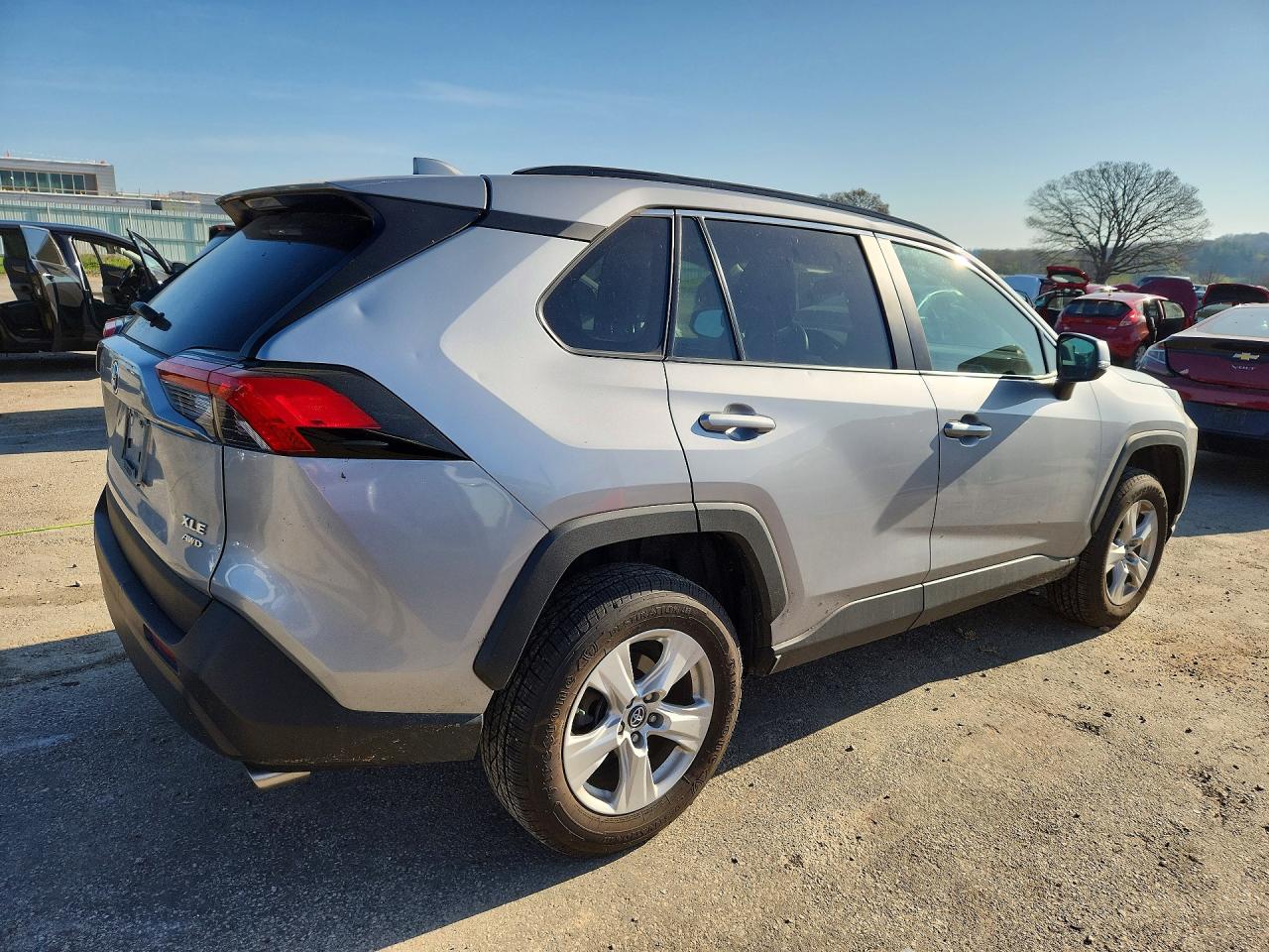 2019 TOYOTA RAV4 XLE photo 5