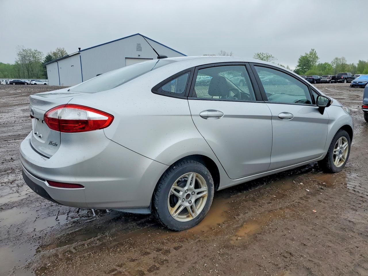 2019 FORD FIESTA SE photo 3