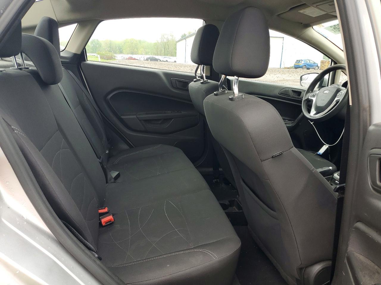 2019 FORD FIESTA SE photo 10