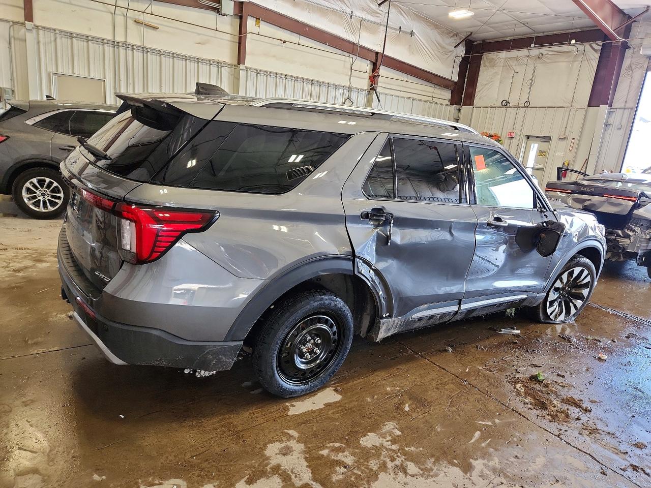 2025 FORD EXPLORER PLATINUM photo 5