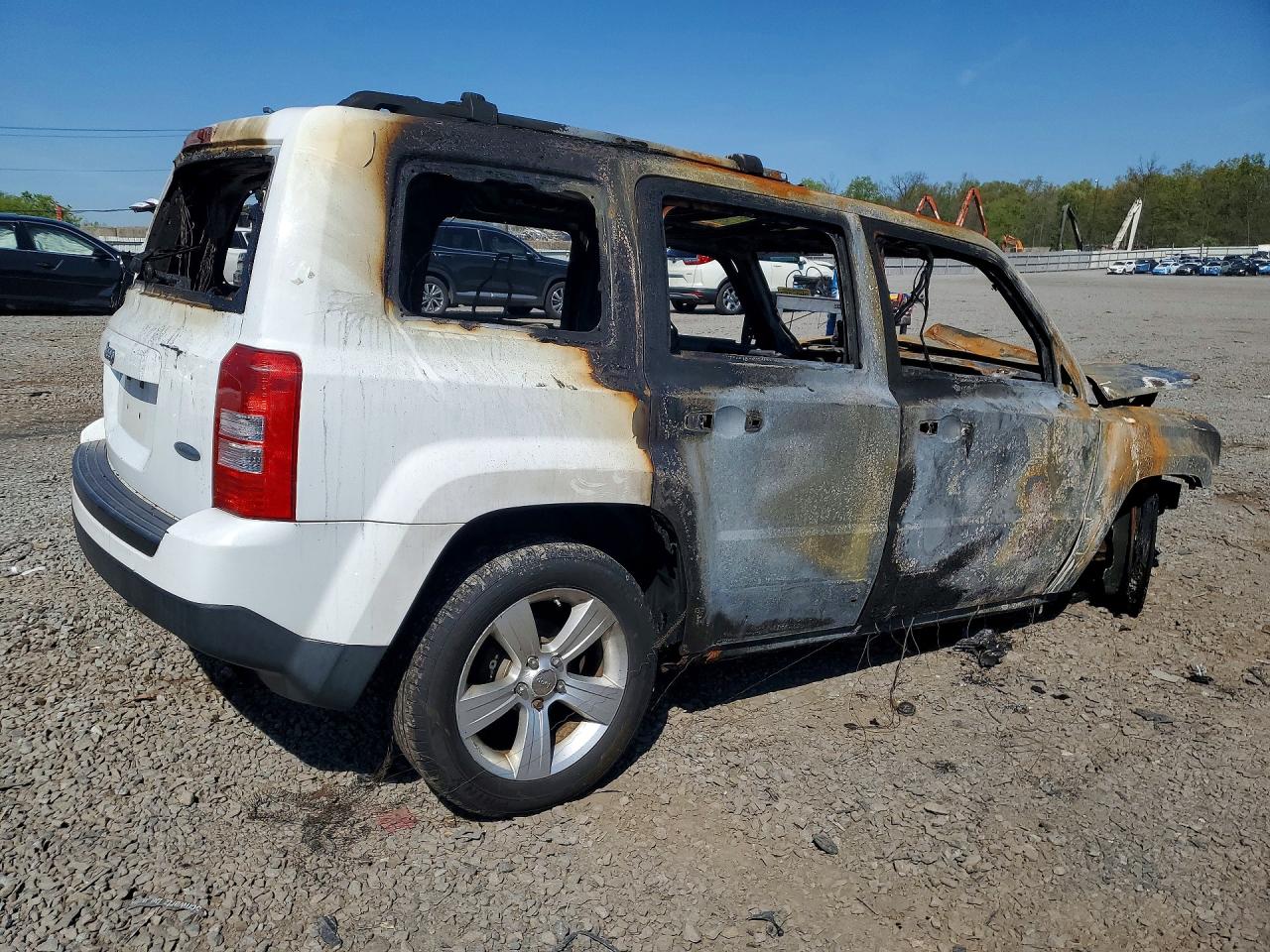 2012 JEEP PATRIOT LATITUDE photo 7