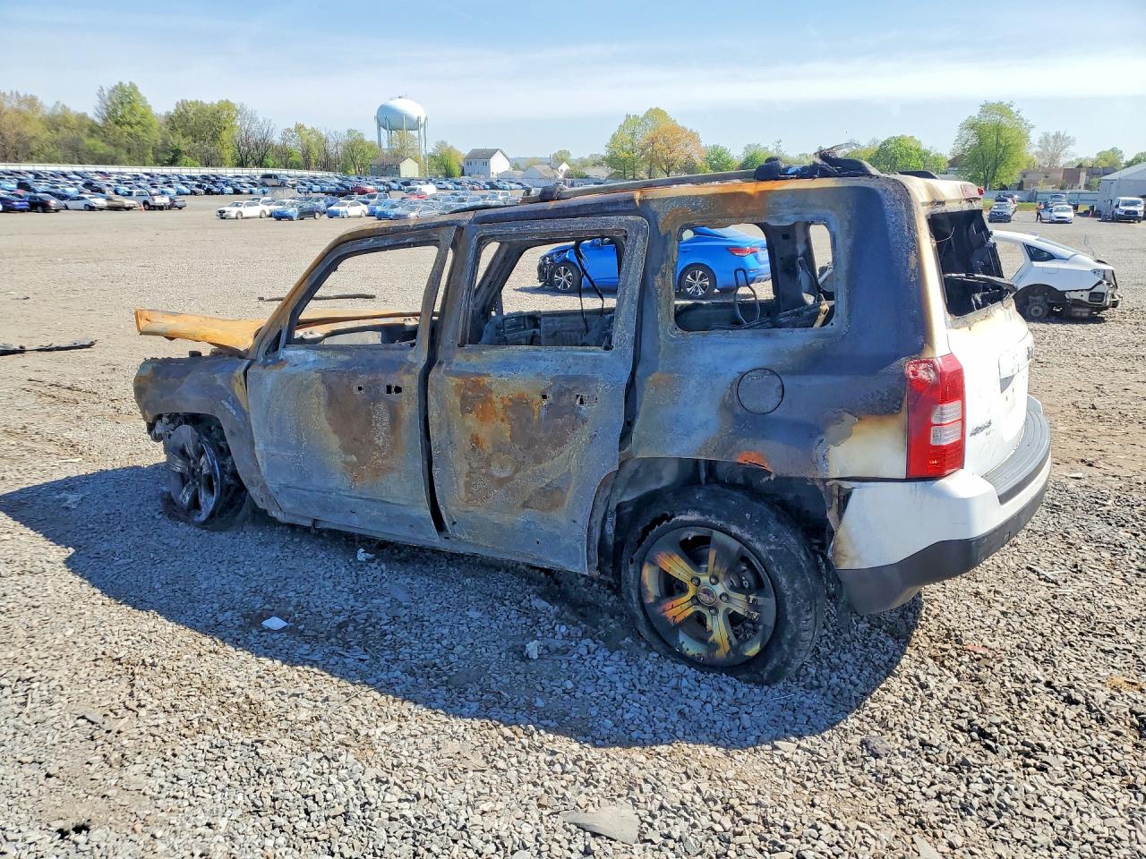 2012 JEEP PATRIOT LATITUDE photo 4