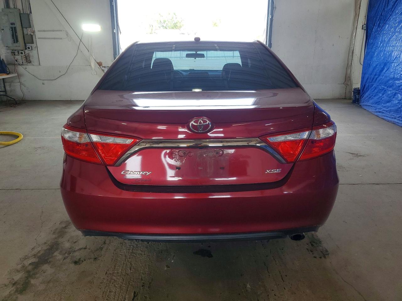 2015 TOYOTA CAMRY XSE photo 11